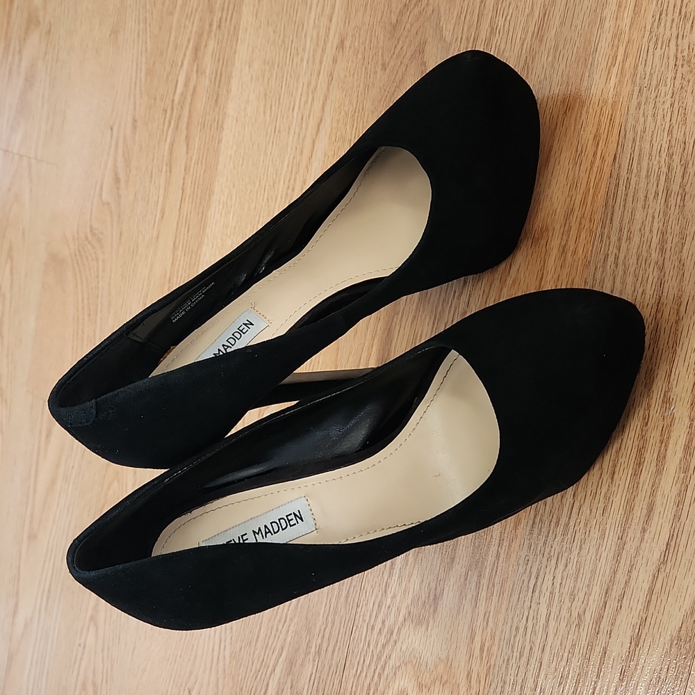 Steve Madden Sz. 9 Black Suede Platform Heels